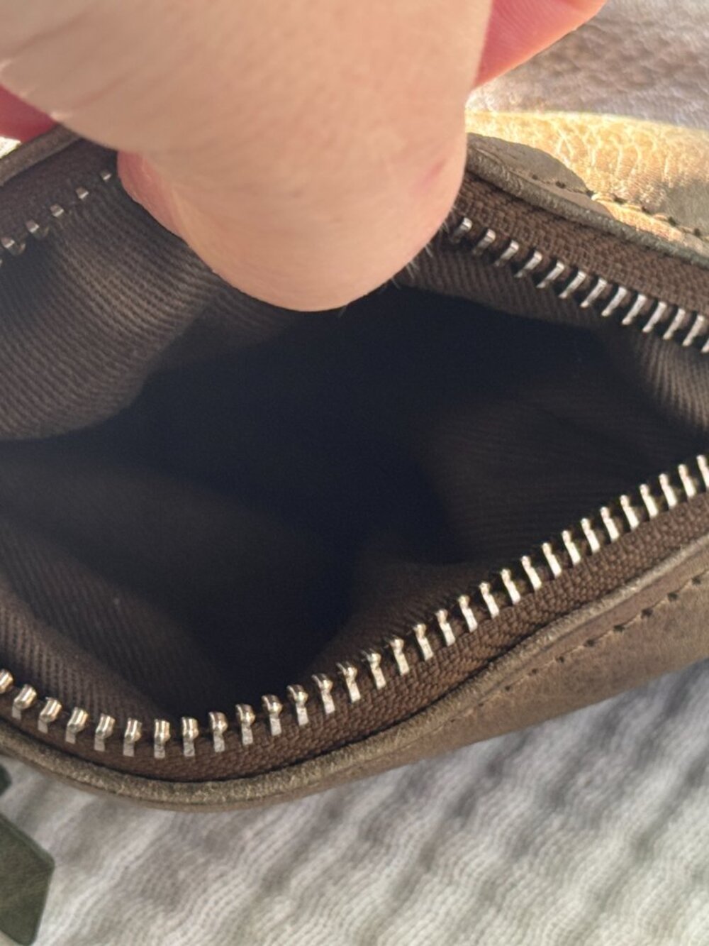 Latico | Callie Leather Sling bag - Picture 8 of 8